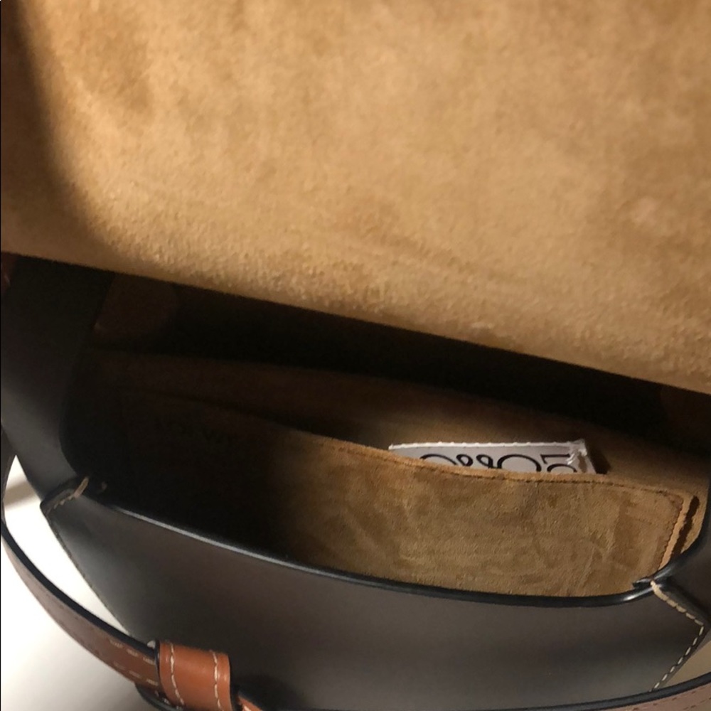 😍price 📉😍Loewe small gate crossbody - Picture 6 of 8